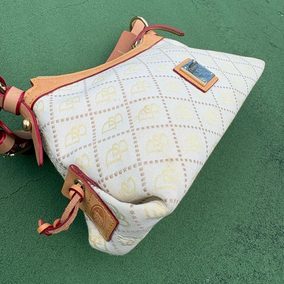 Vintage unique Dooney & Bourke Small East/West Slouch or a Hobo style bag. - Picture 3 of 8